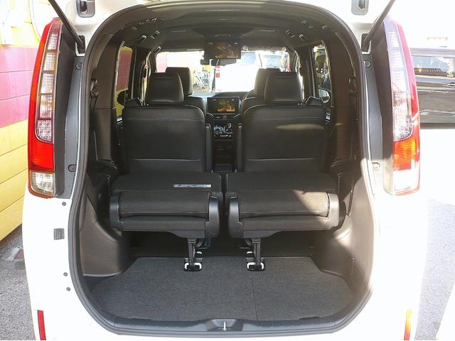 エスクァイア ハイブリッドＧｉ　ブラックテーラード　純正１０型ナビ　地ＤＴＶ　Ｂ＆Ｆカメラ　ＣＤ＆ＤＶＤ　Ｂｌｕｅｔｏｏｔｈ　ＥＴＣ　前後ドラレコ　スマキー　フリップダウンモニター　両側自動ドア　クルコン　レザーシート　ＬＥＤライト　セーフティーセンス（71枚目）