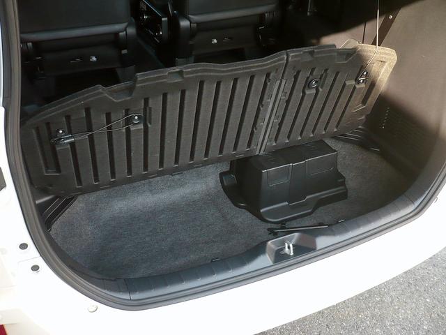 エスクァイア ハイブリッドＧｉ　ブラックテーラード　純正１０型ナビ　地ＤＴＶ　Ｂ＆Ｆカメラ　ＣＤ＆ＤＶＤ　Ｂｌｕｅｔｏｏｔｈ　ＥＴＣ　前後ドラレコ　スマキー　フリップダウンモニター　両側自動ドア　クルコン　レザーシート　ＬＥＤライト　セーフティーセンス（74枚目）