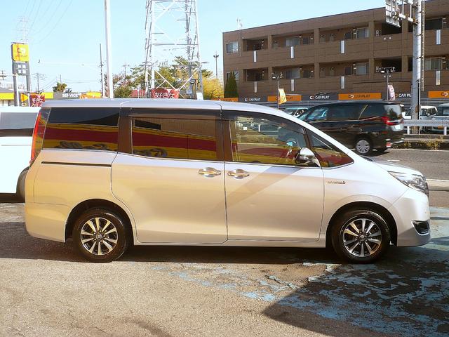 エスクァイア ハイブリッドＧｉ　プレミアムパッケージ　純正９型ナビ　地ＴＶ　Ｂカメラ　ＣＤ＆ＤＶＤ　Ｂｌｕｅｔｏｏｔｈ　ＥＴＣ　デジタルインナーミラー　スマキー　フリップダウンモニター　両側自動ドア　ＨレザーＳ　前席Ｓヒーター　クルコン　ＬＥＤ　衝突軽減（15枚目）