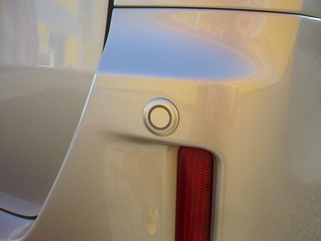 エスクァイア ハイブリッドＧｉ　プレミアムパッケージ　純正９型ナビ　地ＴＶ　Ｂカメラ　ＣＤ＆ＤＶＤ　Ｂｌｕｅｔｏｏｔｈ　ＥＴＣ　デジタルインナーミラー　スマキー　フリップダウンモニター　両側自動ドア　ＨレザーＳ　前席Ｓヒーター　クルコン　ＬＥＤ　衝突軽減（21枚目）