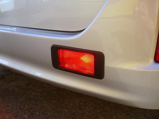 エスクァイア ハイブリッドＧｉ　プレミアムパッケージ　純正９型ナビ　地ＴＶ　Ｂカメラ　ＣＤ＆ＤＶＤ　Ｂｌｕｅｔｏｏｔｈ　ＥＴＣ　デジタルインナーミラー　スマキー　フリップダウンモニター　両側自動ドア　ＨレザーＳ　前席Ｓヒーター　クルコン　ＬＥＤ　衝突軽減（22枚目）