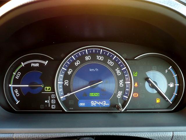 エスクァイア ハイブリッドＧｉ　プレミアムパッケージ　純正９型ナビ　地ＴＶ　Ｂカメラ　ＣＤ＆ＤＶＤ　Ｂｌｕｅｔｏｏｔｈ　ＥＴＣ　デジタルインナーミラー　スマキー　フリップダウンモニター　両側自動ドア　ＨレザーＳ　前席Ｓヒーター　クルコン　ＬＥＤ　衝突軽減（34枚目）