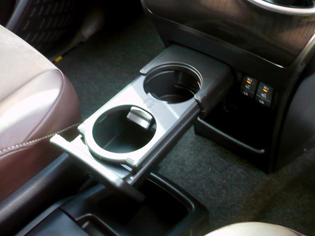 エスクァイア ハイブリッドＧｉ　プレミアムパッケージ　純正９型ナビ　地ＴＶ　Ｂカメラ　ＣＤ＆ＤＶＤ　Ｂｌｕｅｔｏｏｔｈ　ＥＴＣ　デジタルインナーミラー　スマキー　フリップダウンモニター　両側自動ドア　ＨレザーＳ　前席Ｓヒーター　クルコン　ＬＥＤ　衝突軽減（49枚目）