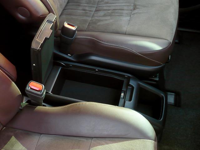 エスクァイア ハイブリッドＧｉ　プレミアムパッケージ　純正９型ナビ　地ＴＶ　Ｂカメラ　ＣＤ＆ＤＶＤ　Ｂｌｕｅｔｏｏｔｈ　ＥＴＣ　デジタルインナーミラー　スマキー　フリップダウンモニター　両側自動ドア　ＨレザーＳ　前席Ｓヒーター　クルコン　ＬＥＤ　衝突軽減（51枚目）