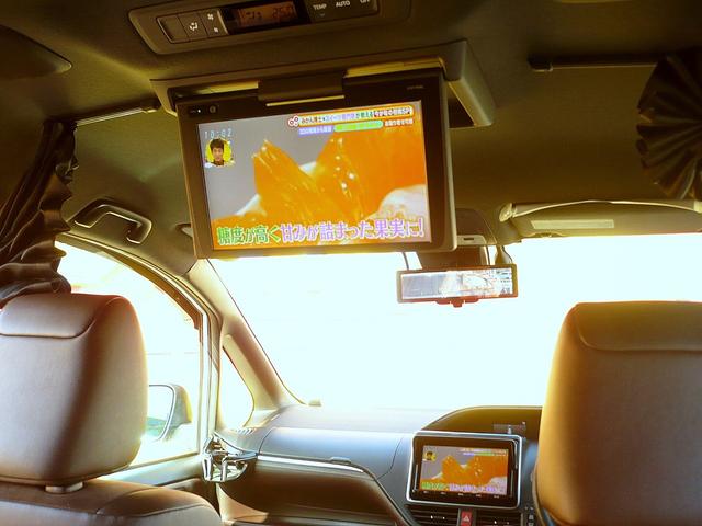 エスクァイア ハイブリッドＧｉ　プレミアムパッケージ　純正９型ナビ　地ＴＶ　Ｂカメラ　ＣＤ＆ＤＶＤ　Ｂｌｕｅｔｏｏｔｈ　ＥＴＣ　デジタルインナーミラー　スマキー　フリップダウンモニター　両側自動ドア　ＨレザーＳ　前席Ｓヒーター　クルコン　ＬＥＤ　衝突軽減（55枚目）