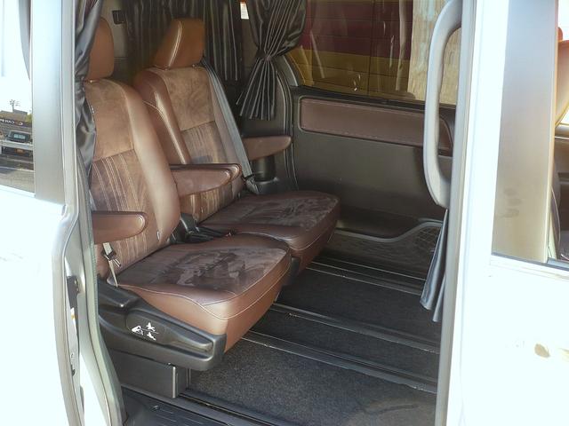 エスクァイア ハイブリッドＧｉ　プレミアムパッケージ　純正９型ナビ　地ＴＶ　Ｂカメラ　ＣＤ＆ＤＶＤ　Ｂｌｕｅｔｏｏｔｈ　ＥＴＣ　デジタルインナーミラー　スマキー　フリップダウンモニター　両側自動ドア　ＨレザーＳ　前席Ｓヒーター　クルコン　ＬＥＤ　衝突軽減（68枚目）