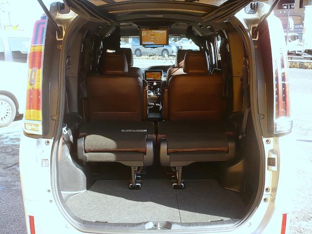 エスクァイア ハイブリッドＧｉ　プレミアムパッケージ　純正９型ナビ　地ＴＶ　Ｂカメラ　ＣＤ＆ＤＶＤ　Ｂｌｕｅｔｏｏｔｈ　ＥＴＣ　デジタルインナーミラー　スマキー　フリップダウンモニター　両側自動ドア　ＨレザーＳ　前席Ｓヒーター　クルコン　ＬＥＤ　衝突軽減（73枚目）