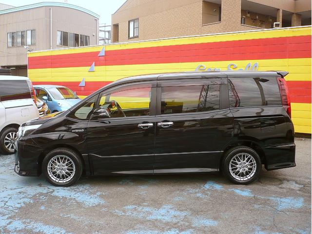 ノア ハイブリッドＳｉ　ダブルバイビー　純正９型ＳＤナビ　地ＴＶ　Ｂカメラ　ＣＤ＆ＤＶＤ　Ｂｌｕｅｔｏｏｔｈ　ＥＴＣ　前後ドラレコ　スマートキー　後席フリップダウンモニター　両側自動ドア　Ｈレザーシート　クルコン　ＬＥＤ　セーフティーセンス（15枚目）