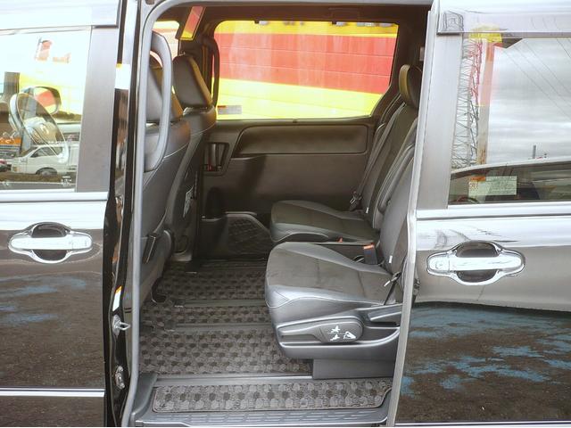 ノア ハイブリッドＳｉ　ダブルバイビー　純正９型ＳＤナビ　地ＴＶ　Ｂカメラ　ＣＤ＆ＤＶＤ　Ｂｌｕｅｔｏｏｔｈ　ＥＴＣ　前後ドラレコ　スマートキー　後席フリップダウンモニター　両側自動ドア　Ｈレザーシート　クルコン　ＬＥＤ　セーフティーセンス（58枚目）