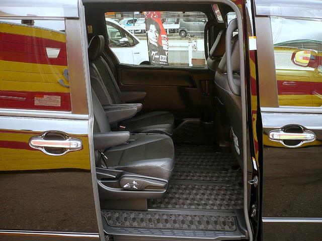 ノア ハイブリッドＳｉ　ダブルバイビー　純正９型ＳＤナビ　地ＴＶ　Ｂカメラ　ＣＤ＆ＤＶＤ　Ｂｌｕｅｔｏｏｔｈ　ＥＴＣ　前後ドラレコ　スマートキー　後席フリップダウンモニター　両側自動ドア　Ｈレザーシート　クルコン　ＬＥＤ　セーフティーセンス（60枚目）