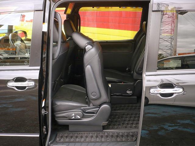 ノア ハイブリッドＳｉ　ダブルバイビー　純正９型ＳＤナビ　地ＴＶ　Ｂカメラ　ＣＤ＆ＤＶＤ　Ｂｌｕｅｔｏｏｔｈ　ＥＴＣ　前後ドラレコ　スマートキー　後席フリップダウンモニター　両側自動ドア　Ｈレザーシート　クルコン　ＬＥＤ　セーフティーセンス（62枚目）