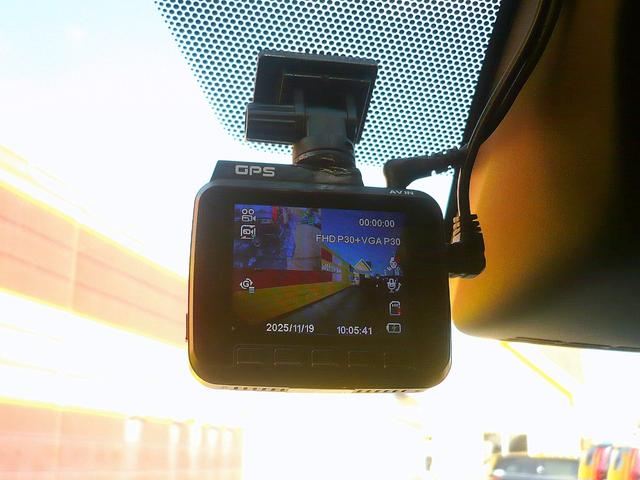 気になる車両が御座いましたらお気軽にお問い合わせください！通話料無料のフリーコール≪ＴＥＬ００６６−９７０８−５２２２≫まで気軽にお問い合わせください！