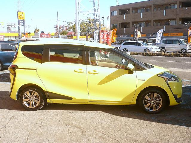 シエンタ ハイブリッドＧ　純正ＳＤナビ　フルセグＴＶ　バックカメラ　ＣＤ＆ＤＶＤ　Ｂｌｕｅｔｏｏｔｈ電話＆音楽　ＥＴＣ　ドラレコ　スマートキー　後席フリップダウンモニター　両側自動ドア　ＬＥＤヘッドライト　衝突軽減ブレーキ（14枚目）