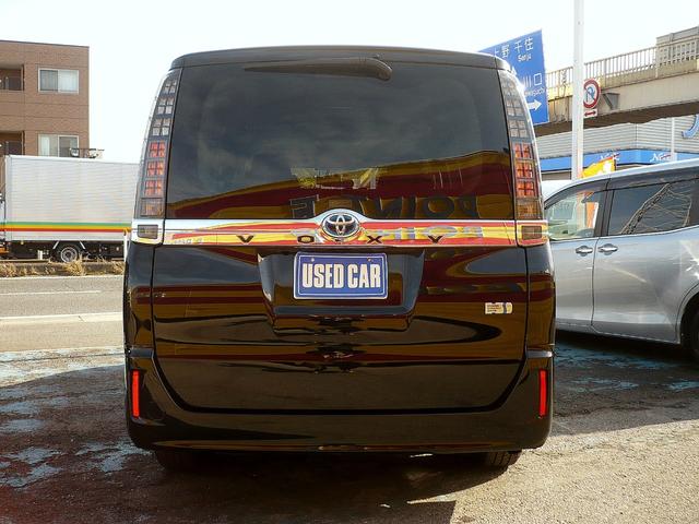 ヴォクシー ハイブリッドＸ　純正ＳＤナビ　フルセグＴＶ　バックカメラ　ＣＤ＆ＤＶＤ　Ｂｌｕｅｔｏｏｔｈ電話＆音楽　ＥＴＣ　ドラレコ　スマートキー　純正フリップダウンモニター　片側パワースライドドア　ＬＥＤヘッドライト（17枚目）