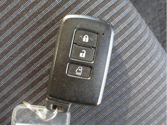 ヴォクシー ハイブリッドＸ　純正ＳＤナビ　フルセグＴＶ　バックカメラ　ＣＤ＆ＤＶＤ　Ｂｌｕｅｔｏｏｔｈ電話＆音楽　ＥＴＣ　ドラレコ　スマートキー　純正フリップダウンモニター　片側パワースライドドア　ＬＥＤヘッドライト（23枚目）