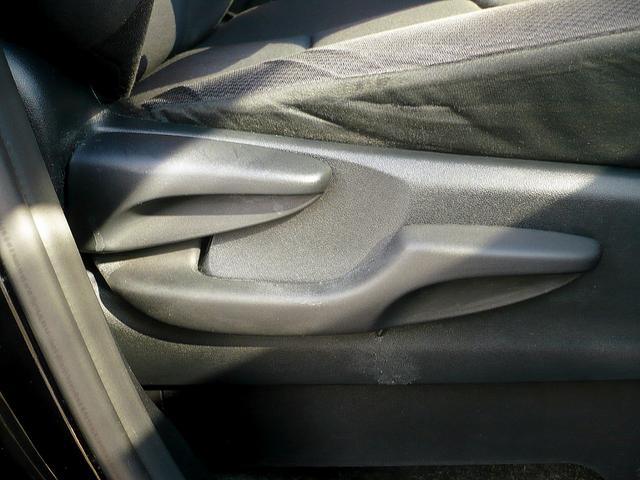 ヴォクシー ハイブリッドＸ　純正ＳＤナビ　フルセグＴＶ　バックカメラ　ＣＤ＆ＤＶＤ　Ｂｌｕｅｔｏｏｔｈ電話＆音楽　ＥＴＣ　ドラレコ　スマートキー　純正フリップダウンモニター　片側パワースライドドア　ＬＥＤヘッドライト（28枚目）