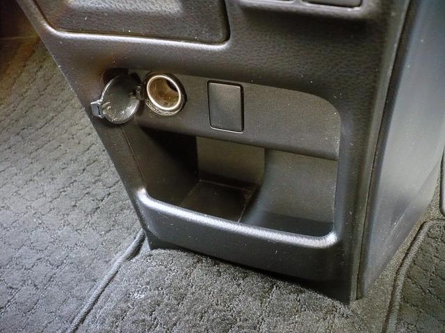 ヴォクシー ハイブリッドＸ　純正ＳＤナビ　フルセグＴＶ　バックカメラ　ＣＤ＆ＤＶＤ　Ｂｌｕｅｔｏｏｔｈ電話＆音楽　ＥＴＣ　ドラレコ　スマートキー　純正フリップダウンモニター　片側パワースライドドア　ＬＥＤヘッドライト（40枚目）