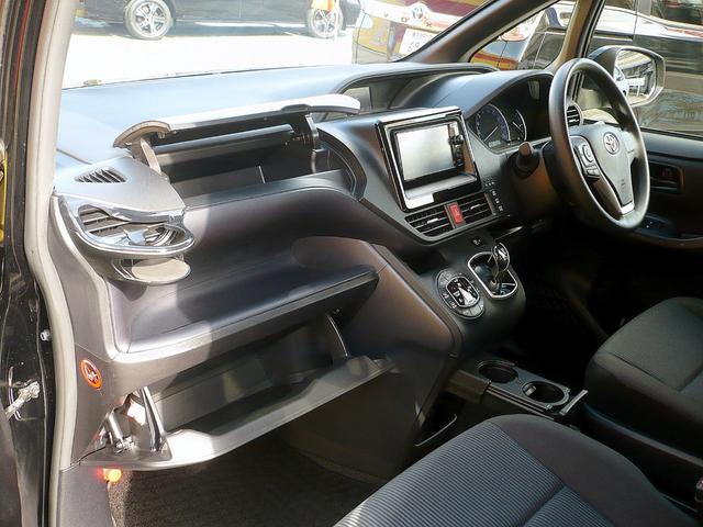 ヴォクシー ハイブリッドＸ　純正ＳＤナビ　フルセグＴＶ　バックカメラ　ＣＤ＆ＤＶＤ　Ｂｌｕｅｔｏｏｔｈ電話＆音楽　ＥＴＣ　ドラレコ　スマートキー　純正フリップダウンモニター　片側パワースライドドア　ＬＥＤヘッドライト（42枚目）