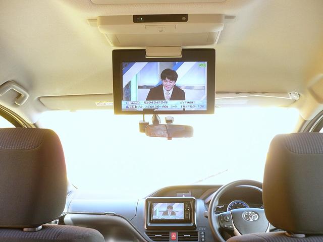 ヴォクシー ハイブリッドＸ　純正ＳＤナビ　フルセグＴＶ　バックカメラ　ＣＤ＆ＤＶＤ　Ｂｌｕｅｔｏｏｔｈ電話＆音楽　ＥＴＣ　ドラレコ　スマートキー　純正フリップダウンモニター　片側パワースライドドア　ＬＥＤヘッドライト（43枚目）