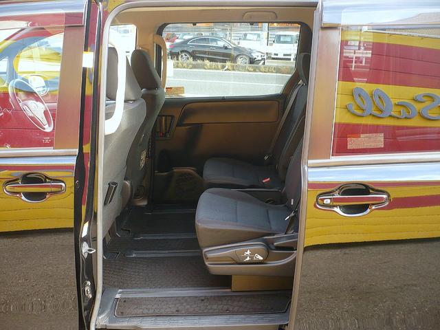 ヴォクシー ハイブリッドＸ　純正ＳＤナビ　フルセグＴＶ　バックカメラ　ＣＤ＆ＤＶＤ　Ｂｌｕｅｔｏｏｔｈ電話＆音楽　ＥＴＣ　ドラレコ　スマートキー　純正フリップダウンモニター　片側パワースライドドア　ＬＥＤヘッドライト（53枚目）