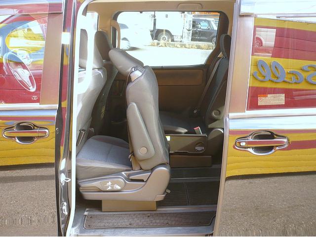 ヴォクシー ハイブリッドＸ　純正ＳＤナビ　フルセグＴＶ　バックカメラ　ＣＤ＆ＤＶＤ　Ｂｌｕｅｔｏｏｔｈ電話＆音楽　ＥＴＣ　ドラレコ　スマートキー　純正フリップダウンモニター　片側パワースライドドア　ＬＥＤヘッドライト（61枚目）