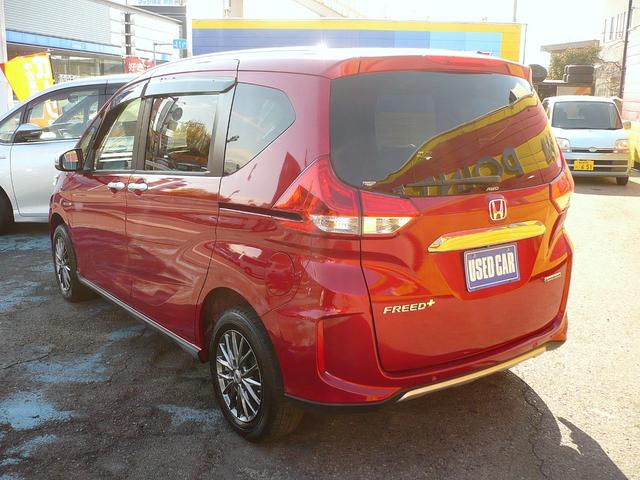 フリード＋ハイブリッド ハイブリッド・クロスターホンダセンシング　純正メモリーナビ　フルセグＴＶ　Ｂカメラ　ＣＤ＆ＤＶＤ　Ｂｌｕｅｔｏｏｔｈ電話＆音楽　ＵＳＢ　ＥＴＣ　スマートキー　Ｈレザーシート　前席Ｓヒーター　両側自動ドア　レーダークルコン　ＬＥＤライト（17枚目）