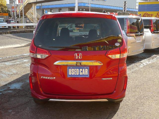 フリード＋ハイブリッド ハイブリッド・クロスターホンダセンシング　純正メモリーナビ　フルセグＴＶ　Ｂカメラ　ＣＤ＆ＤＶＤ　Ｂｌｕｅｔｏｏｔｈ電話＆音楽　ＵＳＢ　ＥＴＣ　スマートキー　Ｈレザーシート　前席Ｓヒーター　両側自動ドア　レーダークルコン　ＬＥＤライト（18枚目）