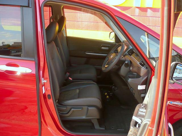 フリード＋ハイブリッド ハイブリッド・クロスターホンダセンシング　純正メモリーナビ　フルセグＴＶ　Ｂカメラ　ＣＤ＆ＤＶＤ　Ｂｌｕｅｔｏｏｔｈ電話＆音楽　ＵＳＢ　ＥＴＣ　スマートキー　Ｈレザーシート　前席Ｓヒーター　両側自動ドア　レーダークルコン　ＬＥＤライト（54枚目）