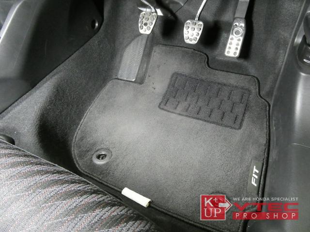 フィット RS ホンダセンシング 後期型 6MT 純正ナビ バックカメラ ETC フルセグ USB&Bluetooth接続可 フルノーマル 禁煙車 スマートキー 記録簿(49枚目)