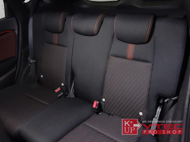 RS ホンダセンシング 後期型 1オーナー 禁煙車 純正ナビ フルセグ バックカメラ USB・Bluetooth接続可 ドライブレコーダー ETC 純正ボディサイドモール LEDヘッドライト 記録簿 6MT(15枚目)