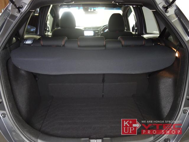 RS ホンダセンシング 後期型 1オーナー 禁煙車 純正ナビ フルセグ バックカメラ USB・Bluetooth接続可 ドライブレコーダー ETC 純正ボディサイドモール LEDヘッドライト 記録簿 6MT(16枚目)