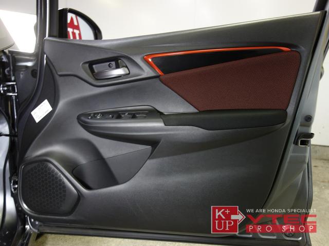 RS ホンダセンシング 後期型 1オーナー 禁煙車 純正ナビ フルセグ バックカメラ USB・Bluetooth接続可 ドライブレコーダー ETC 純正ボディサイドモール LEDヘッドライト 記録簿 6MT(53枚目)