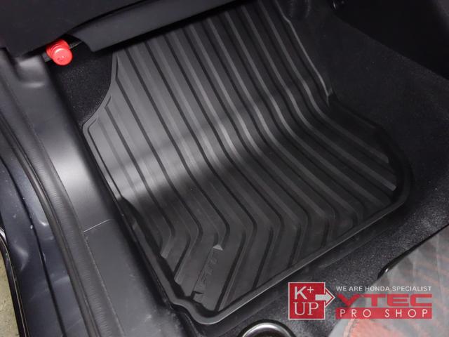 RS ホンダセンシング 後期型 1オーナー 禁煙車 純正ナビ フルセグ バックカメラ USB・Bluetooth接続可 ドライブレコーダー ETC 純正ボディサイドモール LEDヘッドライト 記録簿 6MT(59枚目)