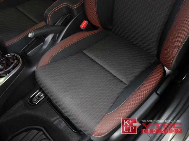 RS ホンダセンシング 後期型 1オーナー 禁煙車 純正ナビ フルセグ バックカメラ USB・Bluetooth接続可 ドライブレコーダー ETC 純正ボディサイドモール LEDヘッドライト 記録簿 6MT(61枚目)