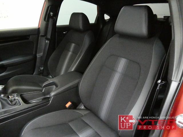 シビック LX 6MT SEEKERカーボンリアスポイラー&サイドミラー&ルームミラー 純正ナビ バックカメラ フルセグ USB&Bluetooth接続可 禁煙車 ETC2.0 ホンダセンシング(9枚目)