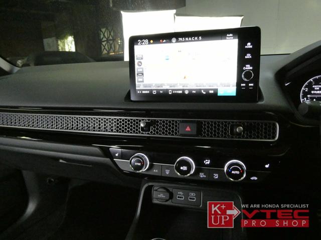 シビック LX 6MT SEEKERカーボンリアスポイラー&サイドミラー&ルームミラー 純正ナビ バックカメラ フルセグ USB&Bluetooth接続可 禁煙車 ETC2.0 ホンダセンシング(11枚目)