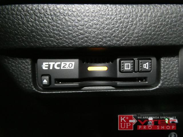 シビック LX 6MT SEEKERカーボンリアスポイラー&サイドミラー&ルームミラー 純正ナビ バックカメラ フルセグ USB&Bluetooth接続可 禁煙車 ETC2.0 ホンダセンシング(12枚目)