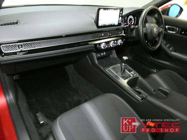 シビック LX 6MT SEEKERカーボンリアスポイラー&サイドミラー&ルームミラー 純正ナビ バックカメラ フルセグ USB&Bluetooth接続可 禁煙車 ETC2.0 ホンダセンシング(13枚目)