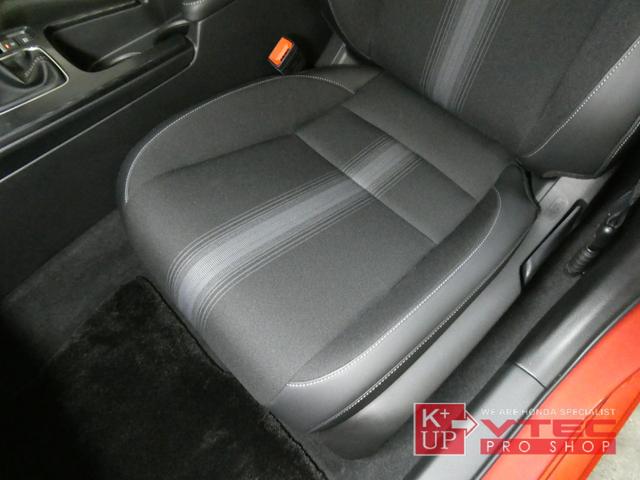 シビック LX 6MT SEEKERカーボンリアスポイラー&サイドミラー&ルームミラー 純正ナビ バックカメラ フルセグ USB&Bluetooth接続可 禁煙車 ETC2.0 ホンダセンシング(64枚目)