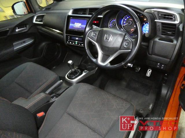 フィット RS 6MT 無限Fグリル・Fスポイラー・Rアンダー 純正ナビ バックカメラ ETC TV Bluetooth接続可 TEIN車高調・EDFC CTBA(7枚目)