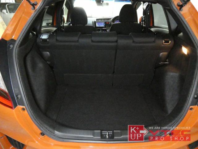 フィット RS 6MT 無限Fグリル・Fスポイラー・Rアンダー 純正ナビ バックカメラ ETC TV Bluetooth接続可 TEIN車高調・EDFC CTBA(16枚目)