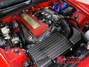 プラス200ccの排気量でトルク感が増したF22C VTECエンジンは高回転のパンチを残しつつ、扱いやすい特性。ノイズ感なくリニアに反応するスポーツカーらしい質感がしっかり感じられます。