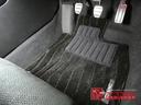 純正フロアマットが装着済み。