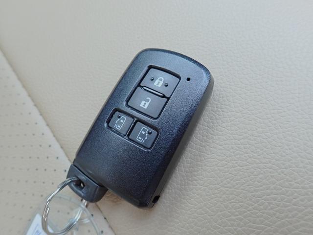シエンタ Ｇ　純正メモリーナビ　フルセグＴＶ　Ｂｌｕｅｔｏｏｔｈ　Ｂカメラ　フリップダウンＭ　両側自動ドア　トヨタセーフティーセンス　スマートキー　オートＡＣ　社外ＡＷ　６人乗り（25枚目）