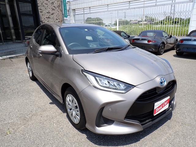ヤリス ハイブリッドＺ　純正８型ディスプレイオーディオ　Ｂｌｕｅｔｏｏｔｈ　Ｂカメラ　ＥＴＣ　スマートキー　オートＡＣ　シートヒーター　トヨタセーフティーセンス　ＬＥＤライト　ドアバーザー（2枚目）