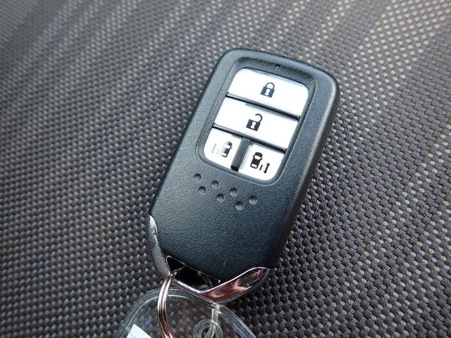 フリード Ｇ・ホンダセンシング　純正メモリーナビ　フルセグＴＶ　Ｂｌｕｅｔｏｏｔｈ　ＥＴＣ　Ｃパッケージ　両側自動ドア　スマートキー　オートＡＣ　クルコン　ホンダセンシング　ＬＥＤライト　６人乗り（26枚目）