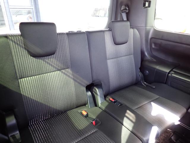 ヴォクシー ハイブリッドZS 煌 後期型 純正9インチナビTV Bluetooth フリップダウンモニター Bカメラ ETC 両側自動ドア スマートキー トヨタセーフティーセンス クルコン LEDライト フォグ 純正アルミ 7人乗り(15枚目)