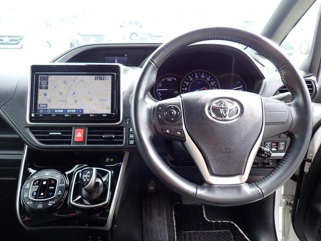 ヴォクシー ハイブリッドZS 煌 後期型 純正9インチナビTV Bluetooth フリップダウンモニター Bカメラ ETC 両側自動ドア スマートキー トヨタセーフティーセンス クルコン LEDライト フォグ 純正アルミ 7人乗り(17枚目)