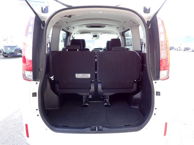 ノア ハイブリッドG 社外ナビTV Bluetooth ETC 両側自動ドア スマートキー オートAC シートヒーター トヨタセーフティーセンス LEDライト フォグ 純正アルミ 7人乗り(9枚目)