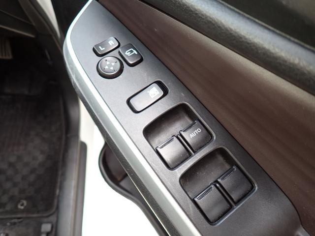 ソリオバンディット ハイブリッドＭＶ　純正ナビＴＶ　Ｂｌｕｅｔｏｏｔｈ　全方位カメラ　両側自動ドア　ＥＴＣ　スマートキー　オートＡＣ　クルコン　シートヒーター　ＤカメラＢサポート　ＬＥＤライト　フォグ　純正アルミ（23枚目）